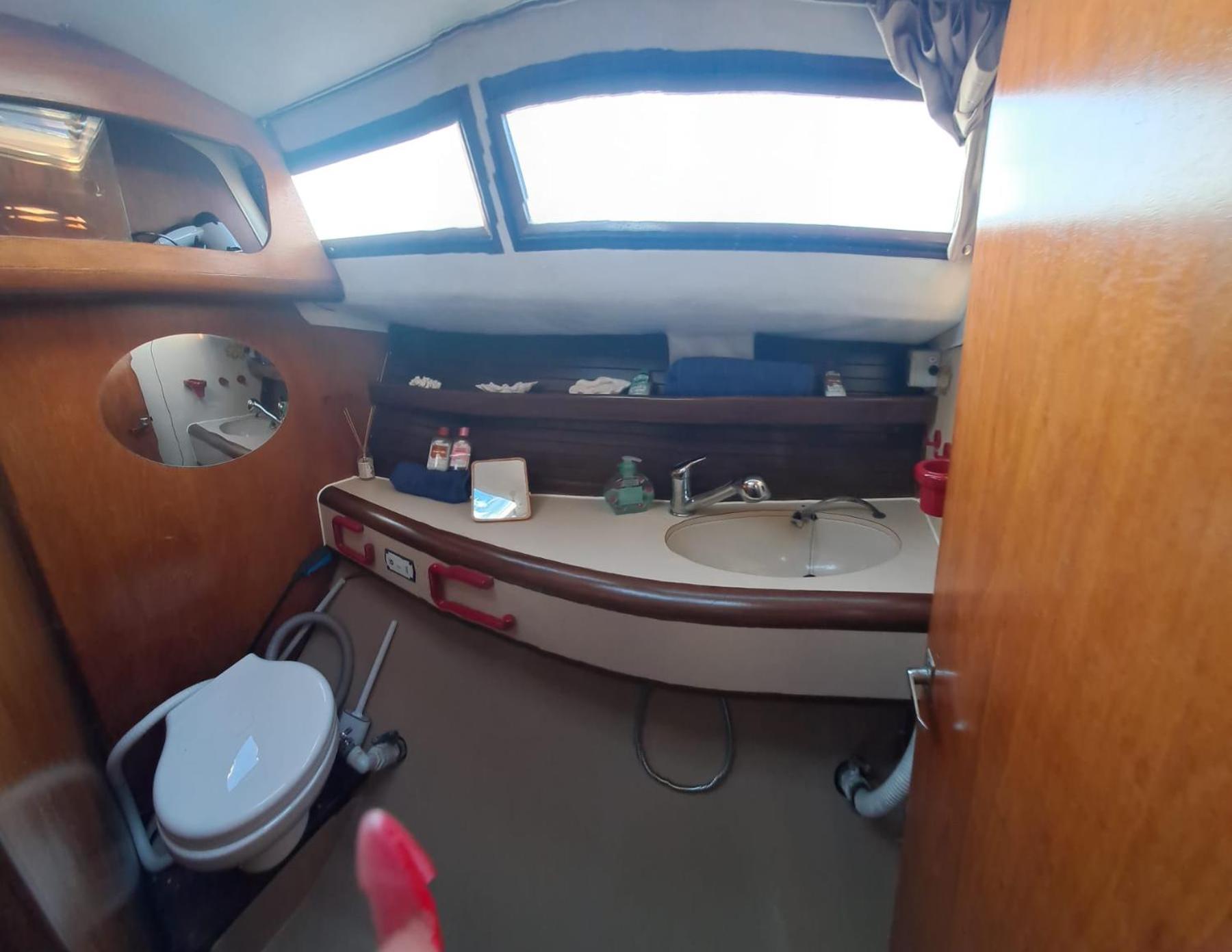 Отель Bed & Boat Brezza Del Mare Виареджо Экстерьер фото