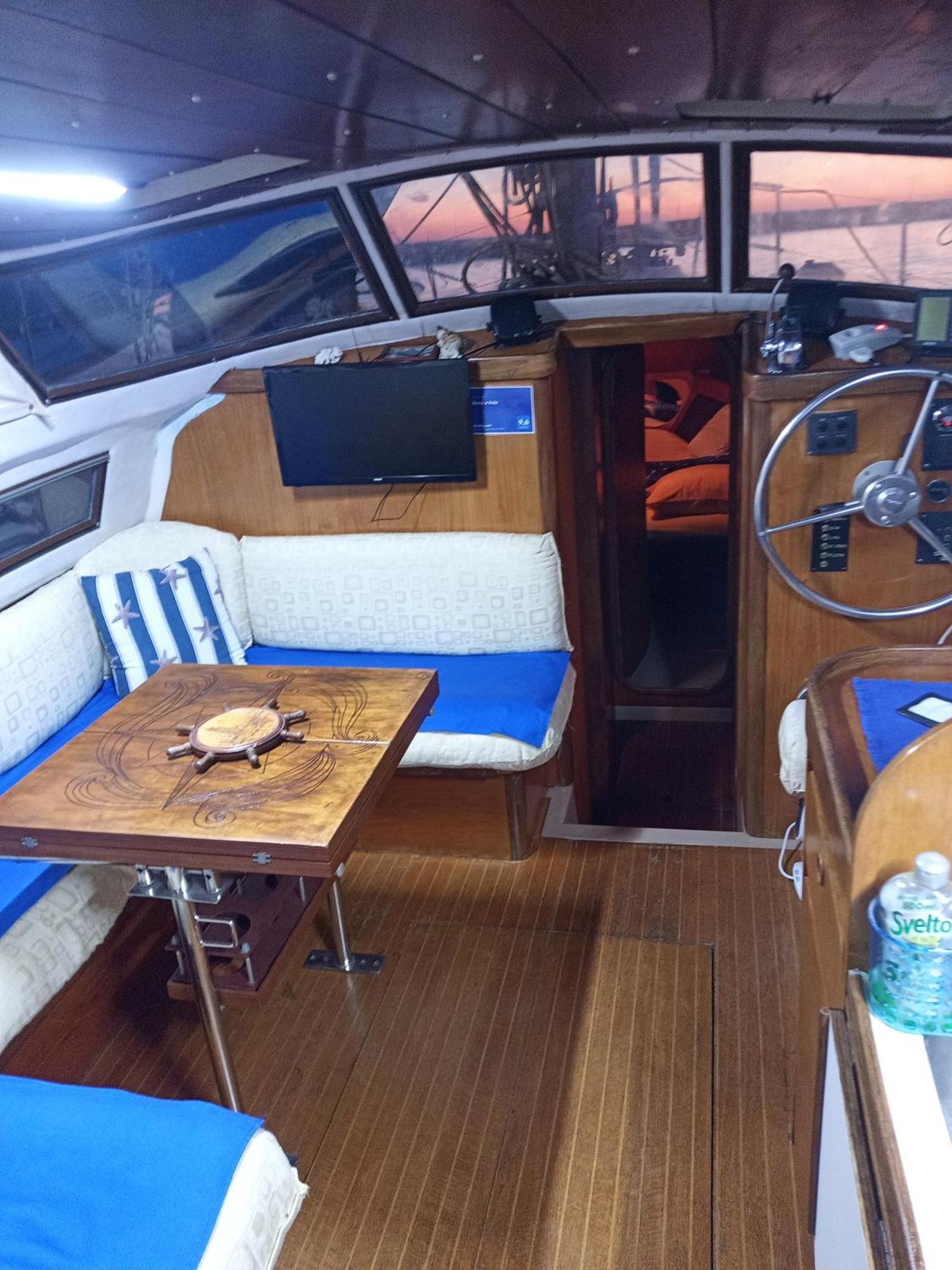 Отель Bed & Boat Brezza Del Mare Виареджо Экстерьер фото
